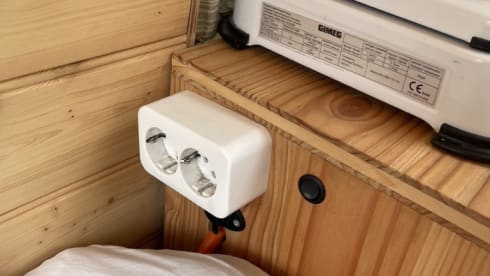 2p Ford bus from 2012