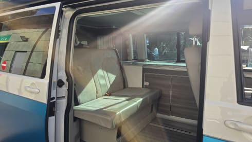 VW California – 2021 4-person Volkswagen campervan