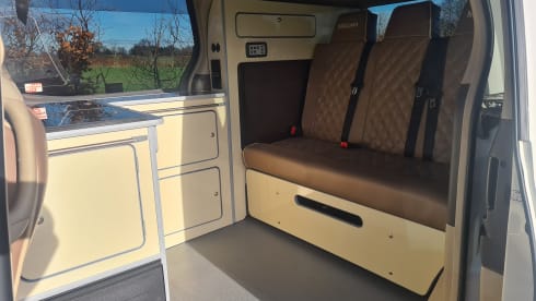3 berth Toyota Alphard campervan. **INSURANCE INCLUDED**