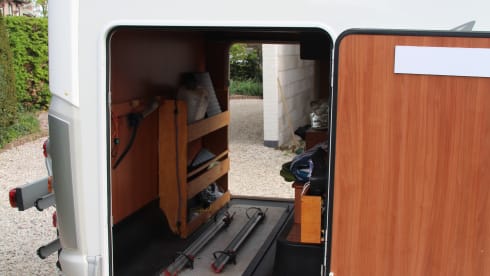 Very spacious family camper