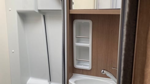 Bus camper Malibu 600 DB GT in perfect condition for 2 persons (Sdam)
