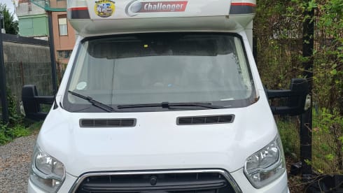 Tradate Camper – Challenger 4 posti automatico