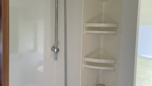Koos – Cozy 5p alcove camper from 2015