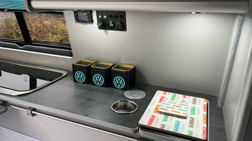 MINTY – T6 LWB T28 Highline4 berth Volkswagen campervan 2018 camper