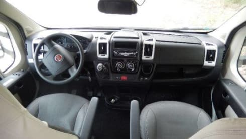 Camping-Car Capucine 5 places, avec climatiseur cellule.