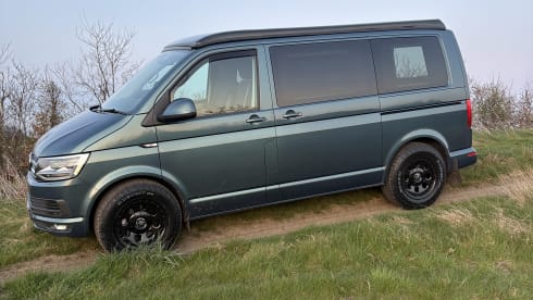 Green machine – Insurance included automatic gearbox Vw from Edinburgh airport 