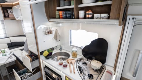 AutoRoller 747 – Luxury 6 Berth Motorhome