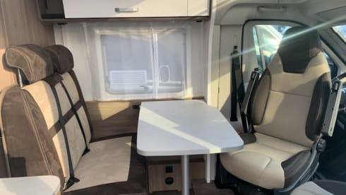 v337 pro – 3p Carado campervan uit 2024