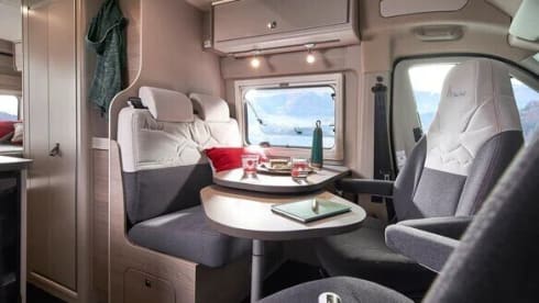 Autobus Bürstner a 2 posti dal 2022