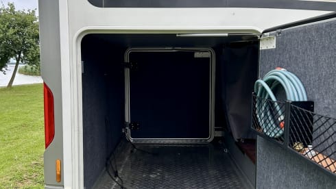 Reispaleis – Comfortable and stylish integrated 4p Carthago Chic C-Line II
