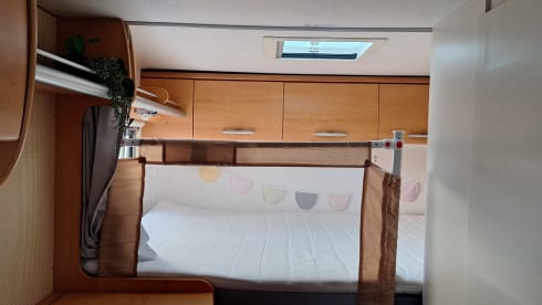 6p Hymer Alkovenmöbel aus dem Jahr 2005