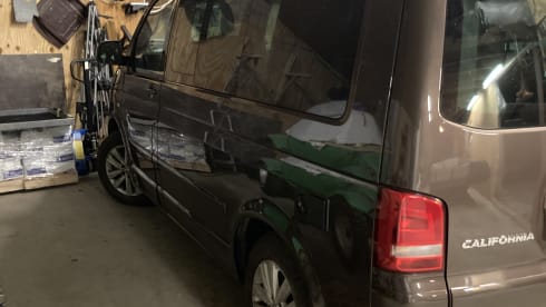 4p Volkswagen campervan uit 2014