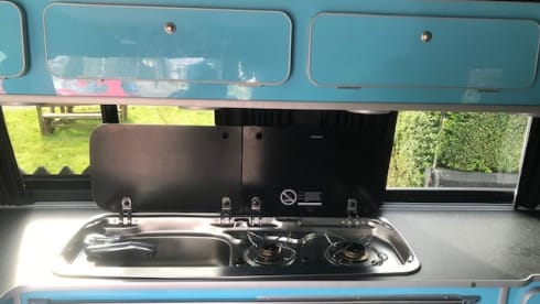 Eric – 4 berth Volkswagen Campervan - Eric