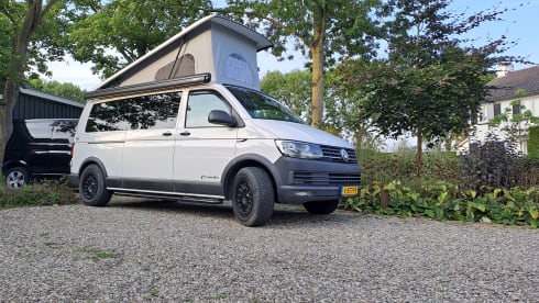 Cornelus  – 4-sitziger Volkswagen-Bus aus dem Jahr 2017