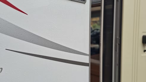 De Vrijbuiter – 2p Bürstner halbintegriert ab 2011