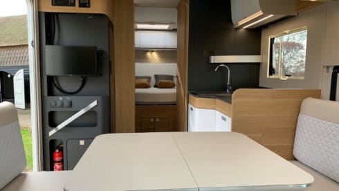 4p Adria Mobil Matrix 670 DC semi-integrated from 2022