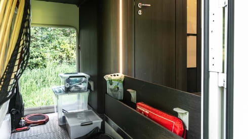 4p 2022 Roller Team – Extra spacious and free camping (330Ah battery, air conditioning and furnishings)