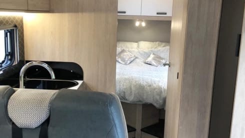 F74 2022 – 4 berth Autotrail semi-integrated from 2022