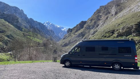 Hamish – 2 berth large campervan 2015 based on Mercedes Sprinter van