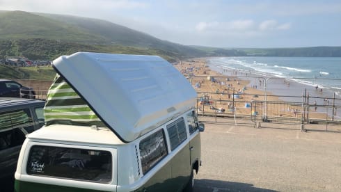 Monty – stunning 1979 4 berth VW Campervan  