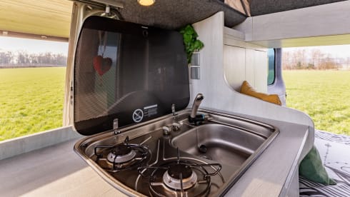 Roza – 4p Renault Camperbus from 2011 - suitable for almost any adventure!