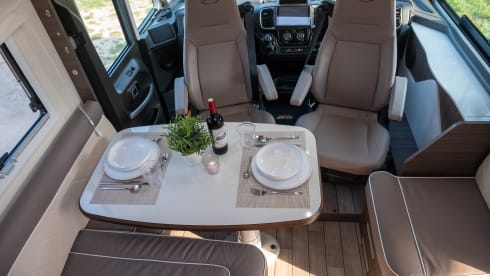 Spacious 5pers. family camper from 2024