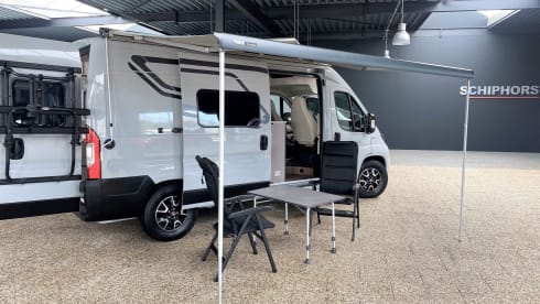 ETRUSCO /Laika CV600DB camping-car à partir de 2021 140cv auvent complet / ensemble de jardin