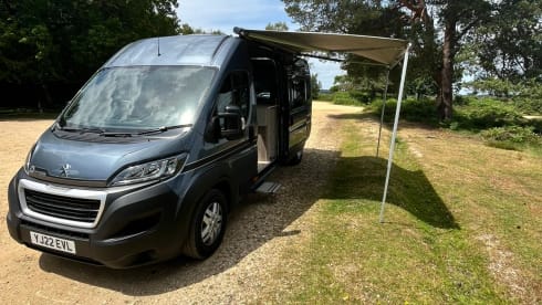 Buster – Autobus Peugeot a 4 posti letto del 2022