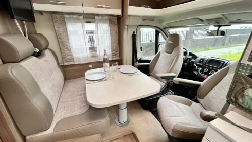 Romantic Luxury Camper – 2p LMC semi-integrated from 2020