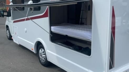 SEAL 50 FAMILY SPECIAL – 6 berth Rimor alcove from 2021