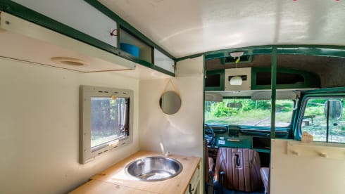 Woody – Classic Citroen HY 1976 bus camper
