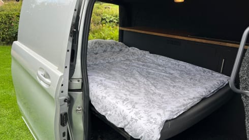 2-person Mercedes-Benz bus from 2014