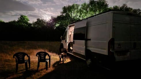Reggie – Beautiful Family Campervan - Kids Bunks - Adults Double - Off Grid – Heater
