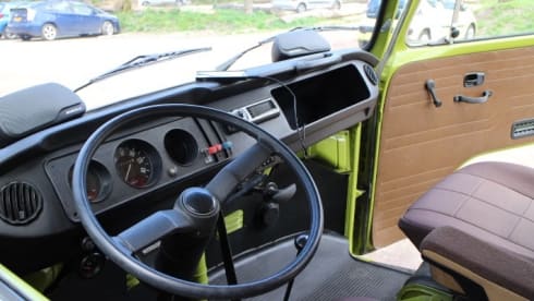 Westfalia – Wonderful Classic Camper Rent! Oldtimer VW minibus hire - T2 Westfalia