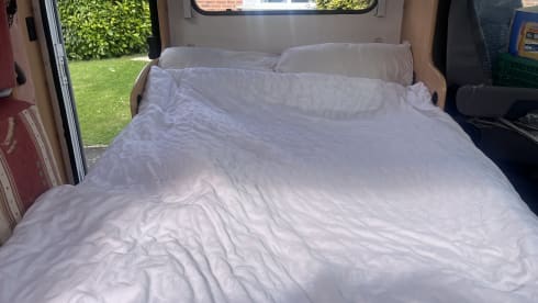 Alfie – 4 berth Renault semi-integrated from 2006