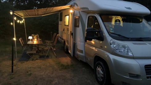 Lowieke – Profitez d'une belle excursion dans un camping-car familial propre et spacieux !