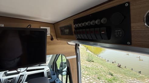 Camper – 2p Ford bus from 2015