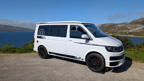 KEVS KAMPER  – 4 berth Volkswagen campervan ( INSURANCE INCLUDED)
