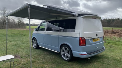 Penelope – Luxury VW T6 4 berth Campervan