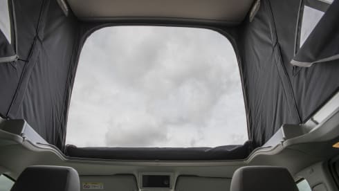 BV70YAF VW CALIFORNIA CAMPER RENTAL, SUPER HIGH SPEC INC BIKE RACK