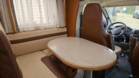 25 Year Edition – 4p Knaus semi-integrated uit 2014