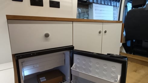 Phoenix_The_Van – 3 berth Peugeot campervan from 2021
