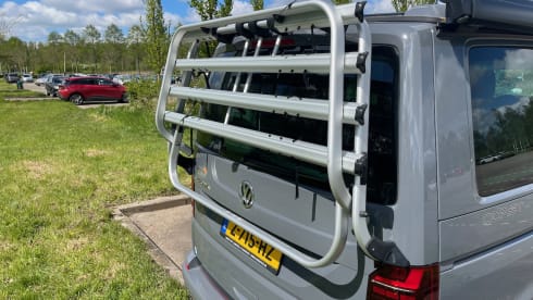 Prachtige Volkswagen California – Almost new. Carefree on the road with this beautiful, compact bus.