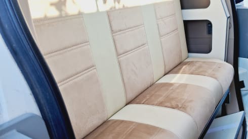 Mabel – Easy to drive, cosy automatic camper 