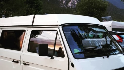 Zwaantje – 4p Volkswagen campervan from 1982