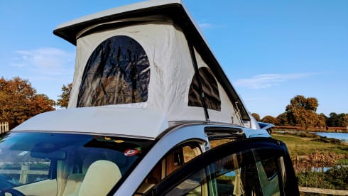 Vamos – Luxury Campervan and Nomad Office