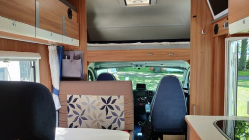 Complete 4-5-6 pers. familiecamper met airco