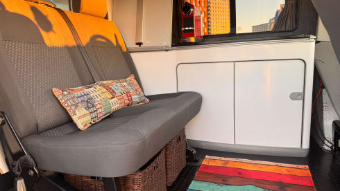 Maak kennis met Adam – Moderne en complete 4-persoons VW T6 | Euro 6 (rijklaar)