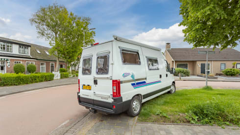 2p Peugeot campervan from 2003
