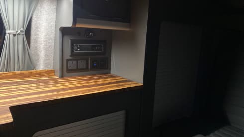 Roxy – VW T6 LWB Manual sleeps 4